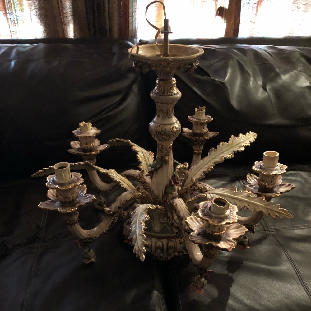 Ceiling light fixture - Picture 2 of 3